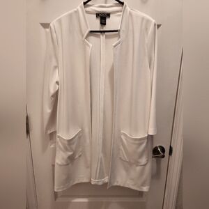 NYCC Flowy White Blazer